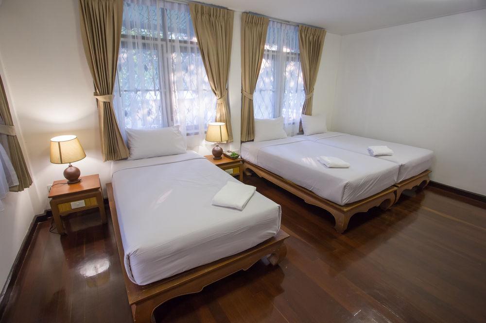 Hotel The Bangkokians City Garden