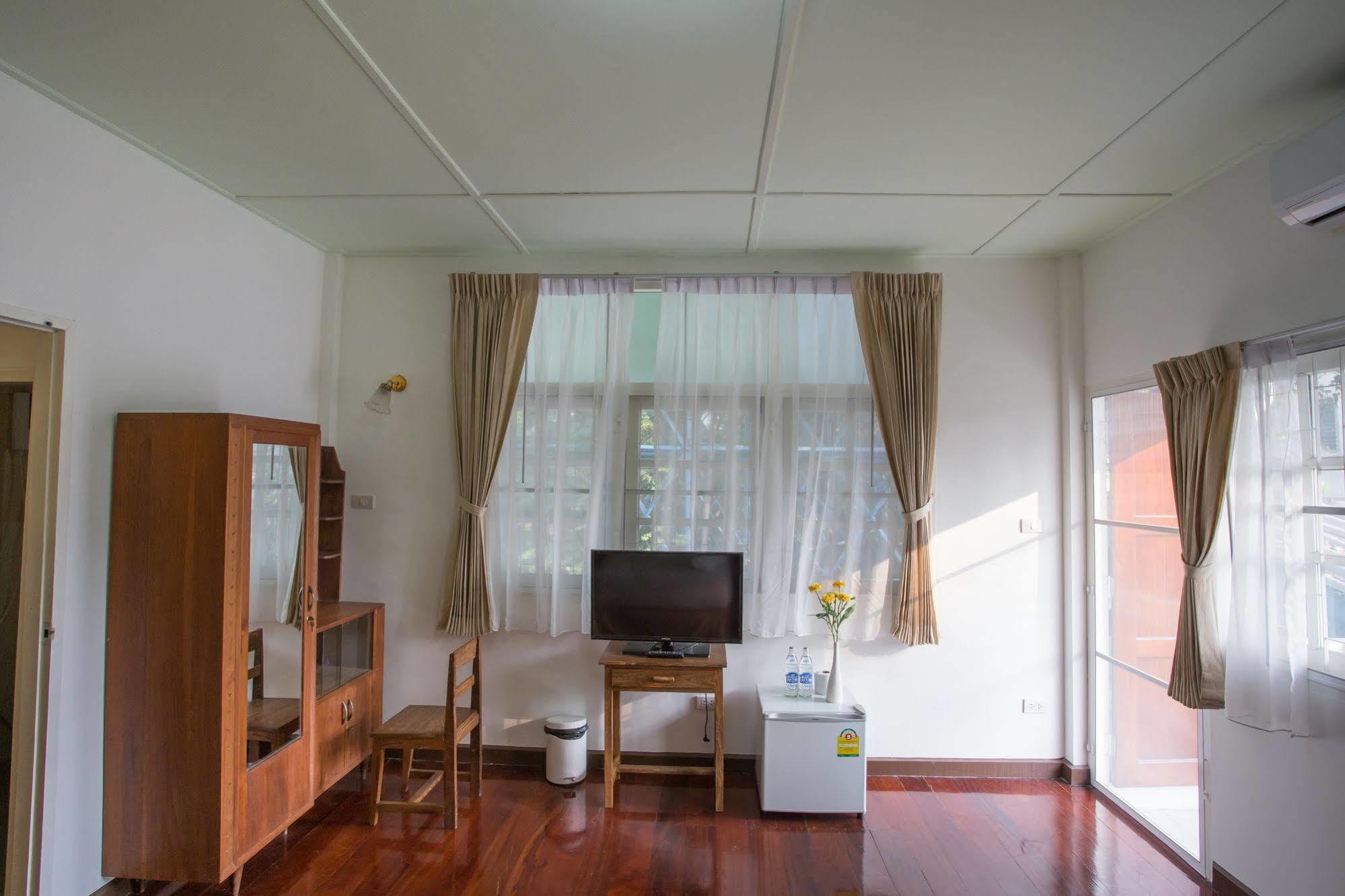 Hotel The Bangkokians City Garden